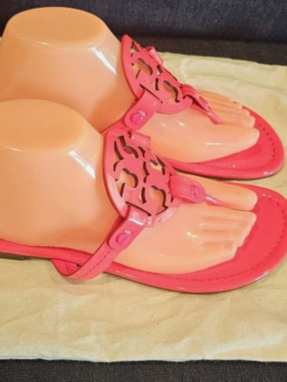 Tory Burch Miller Hot Pink Leather Fli Flop Thong Sandals Size 10- NEW - Picture 2 of 2